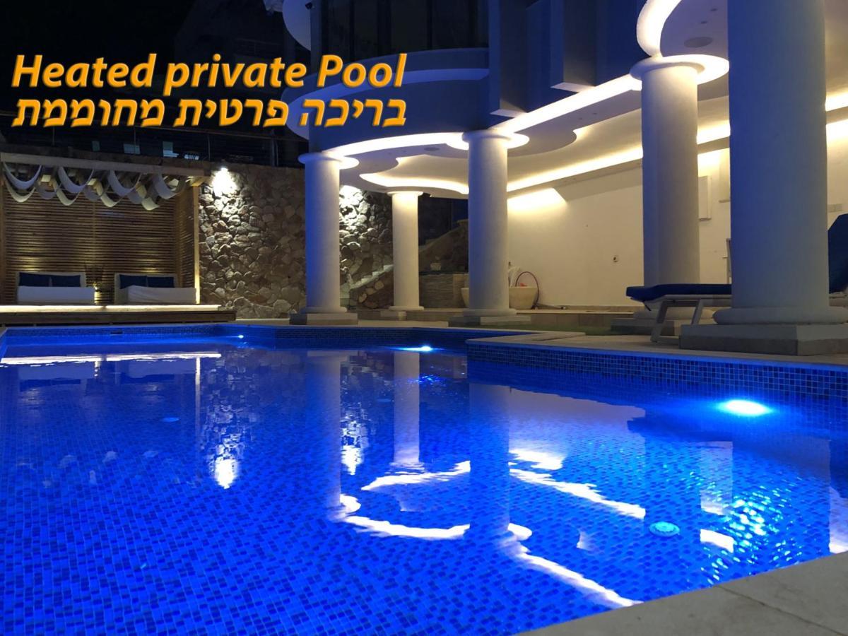 Luxury By The Pool Maison d'hôtes *